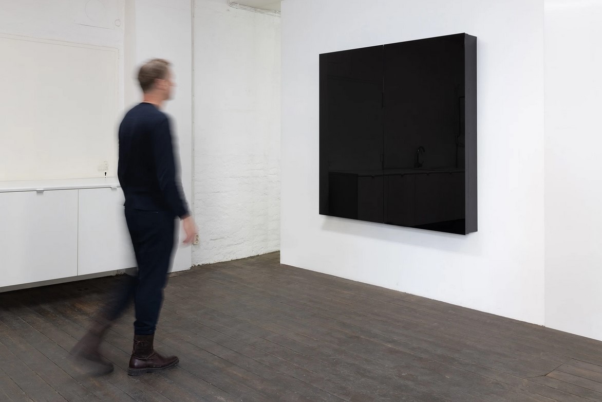 Carsten Höller: Black Sliding Window, 2023. Photo: Thomas Bruns, Courtesy the artist and Gagosian